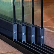 Glazen schuifwand 4-rail zwart tot 322 cm breed 198-202 cm hoog