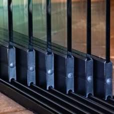 Glazen schuifwand 6-rail zwart tot 482 cm breed 198-202 cm hoog