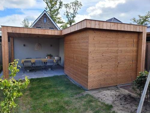 zweeds rabat douglas bezaagd op tuinhuis